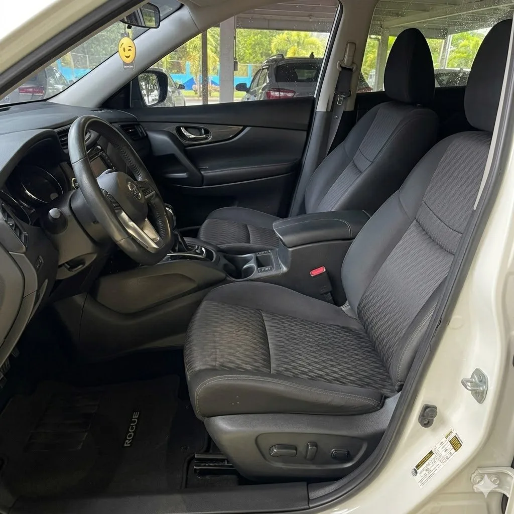 Nissan  Rogue view 3