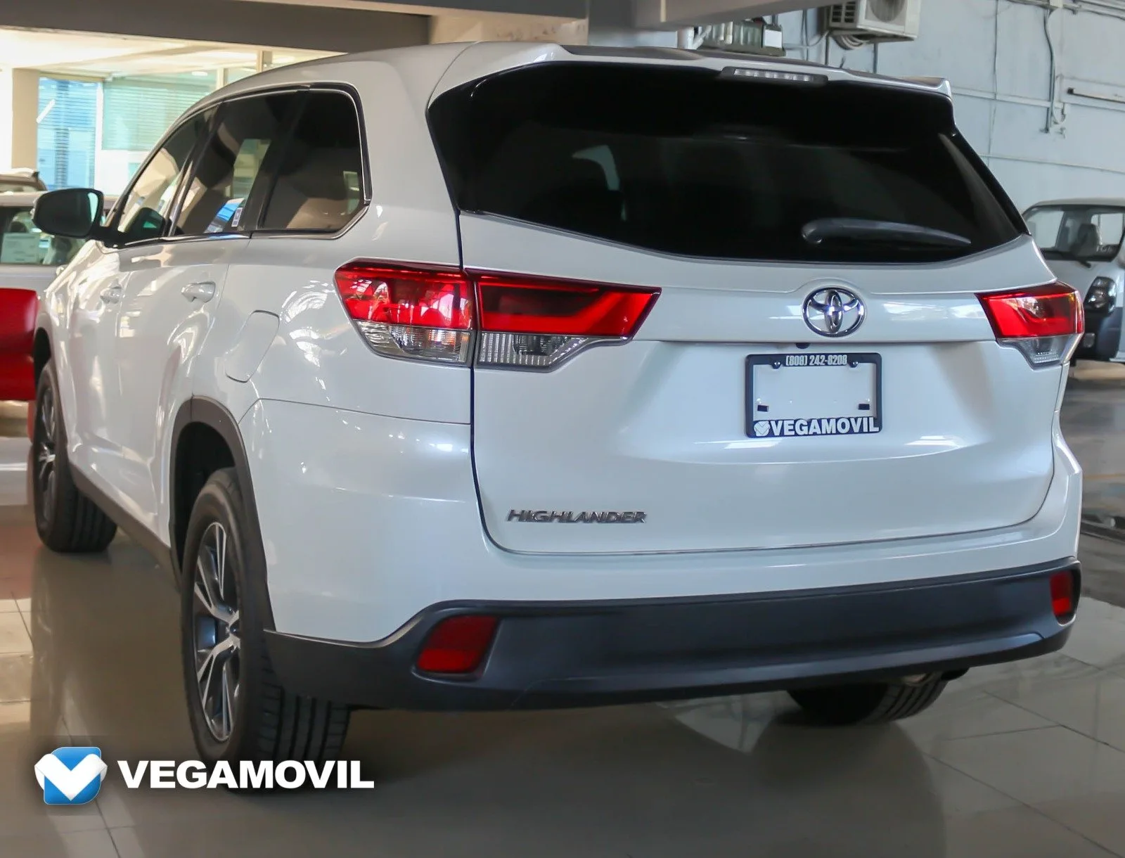 Toyota Highlander view 4